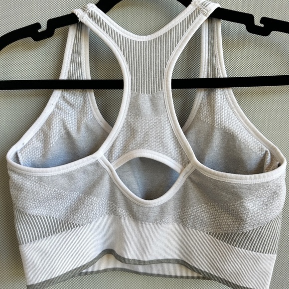PUMA Seamless Medium-Support Sports Bra – Light Gray Racerback w/ Removable Cups - Picture 3 of 6